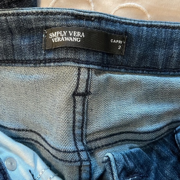 Vera Wang Capris - Picture 4 of 4